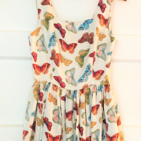 Banana Republic Dresses & Skirts - Banana Republic Silk Multi Color Butterfly Dress
